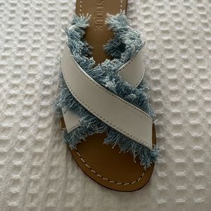 Sunmer slides in white with blue fringe trim